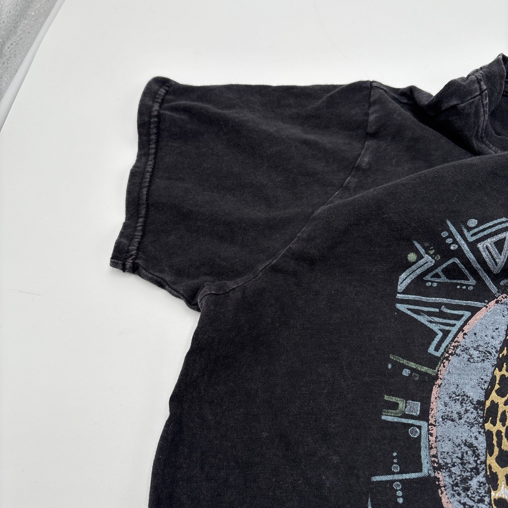 Def Leppard T-shirt Hysteria Women's Size Small 2023‎ Black Print On Front - Picture 4 of 12